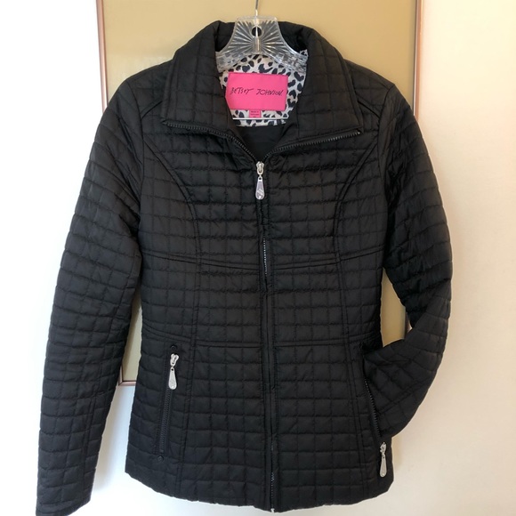 The perfect black Betsey Johnson puffer - Picture 3 of 7